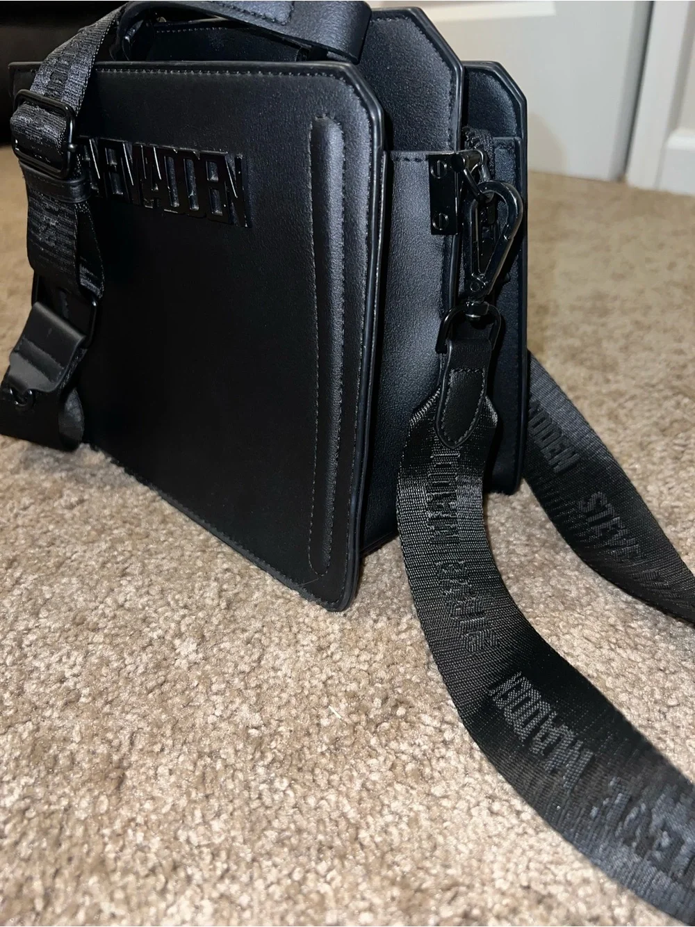 Steve Madden sleek steve